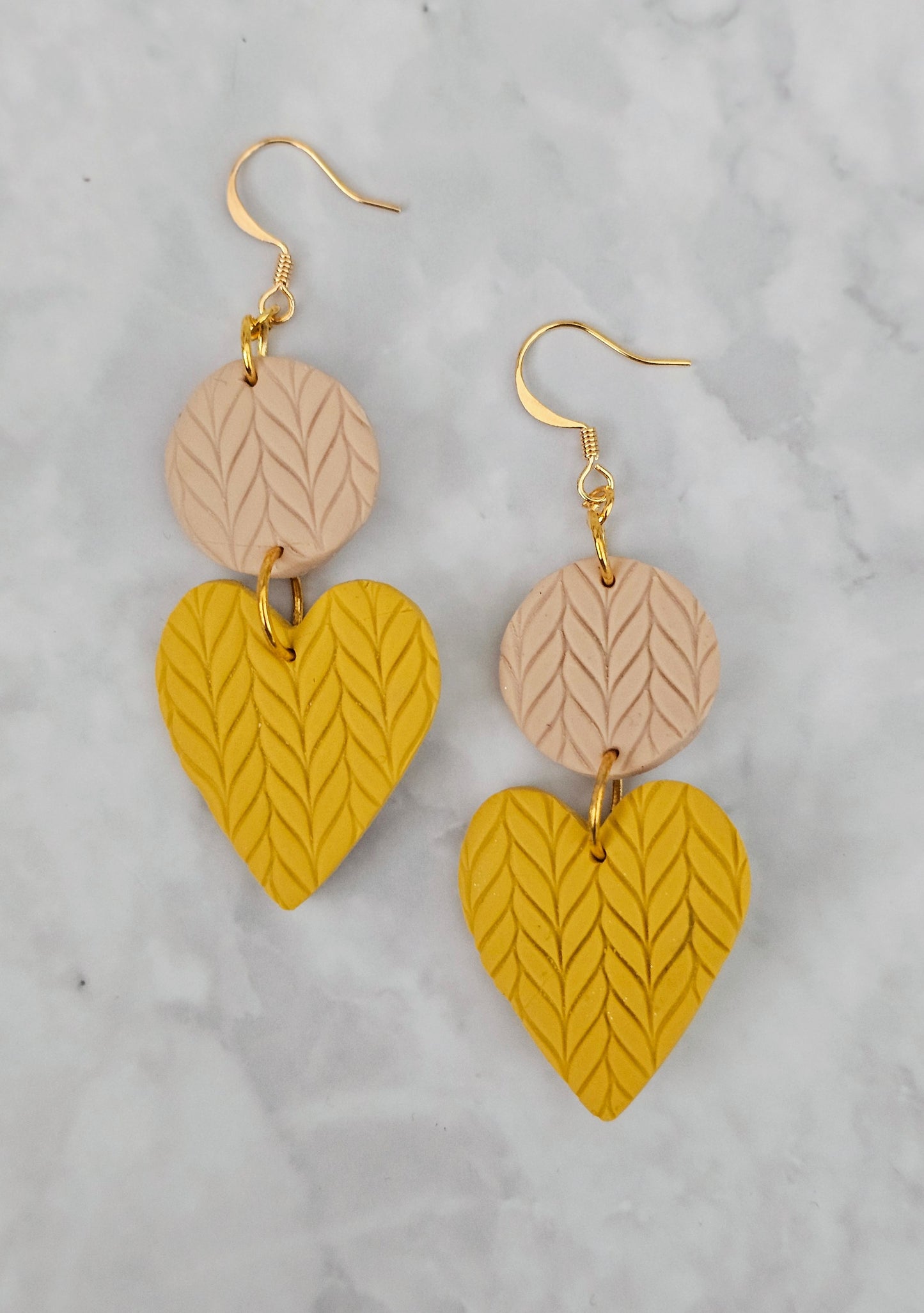 Get Knitted - Heart Dangle Knit Print Clay Earrings