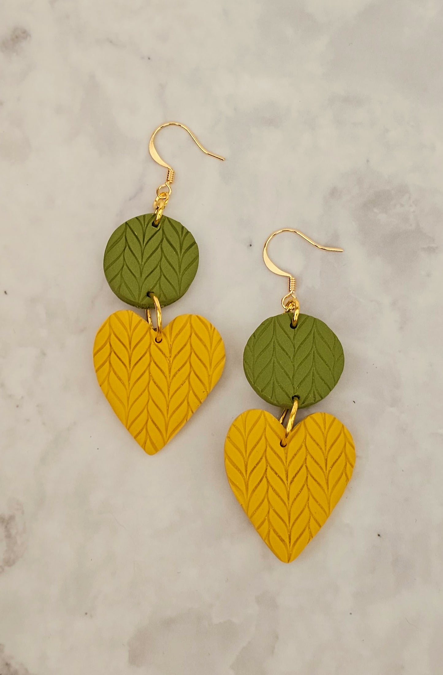 Get Knitted - Heart Dangle Knit Print Clay Earrings