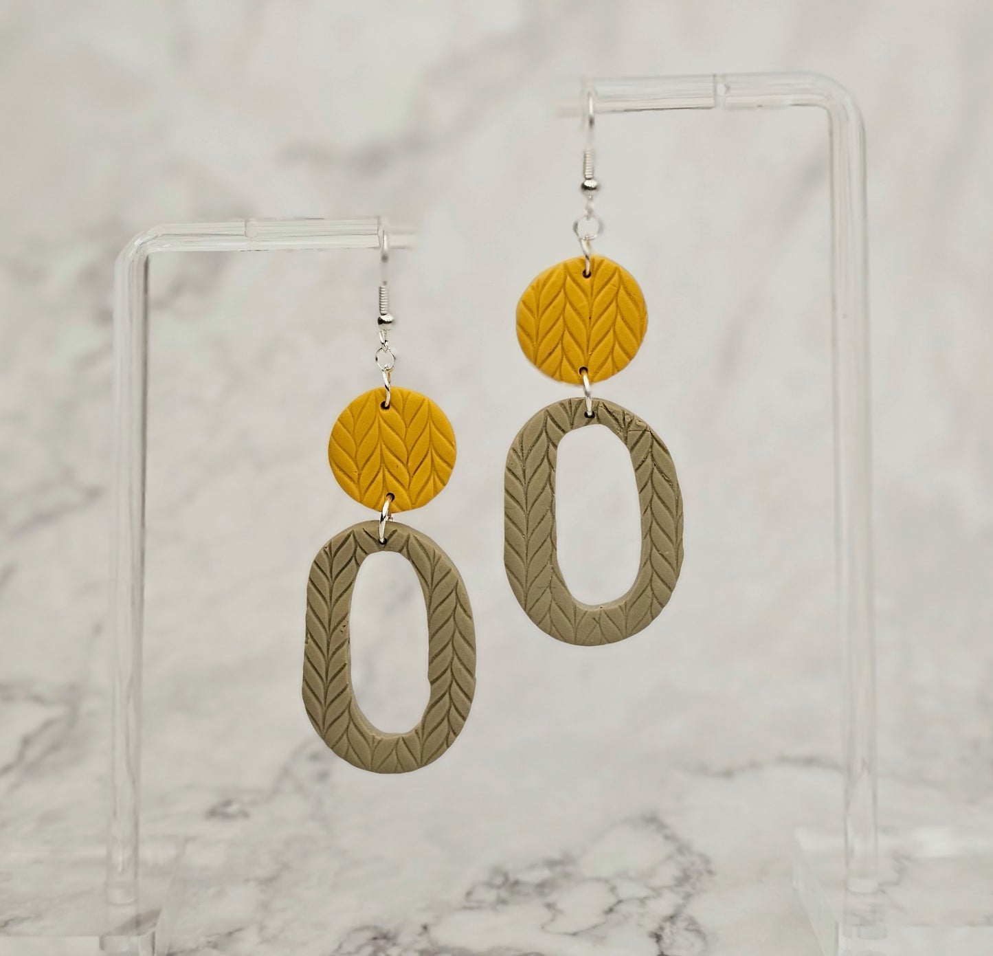 Get Knitted - Oval Dangle Knit Print Clay Earrings