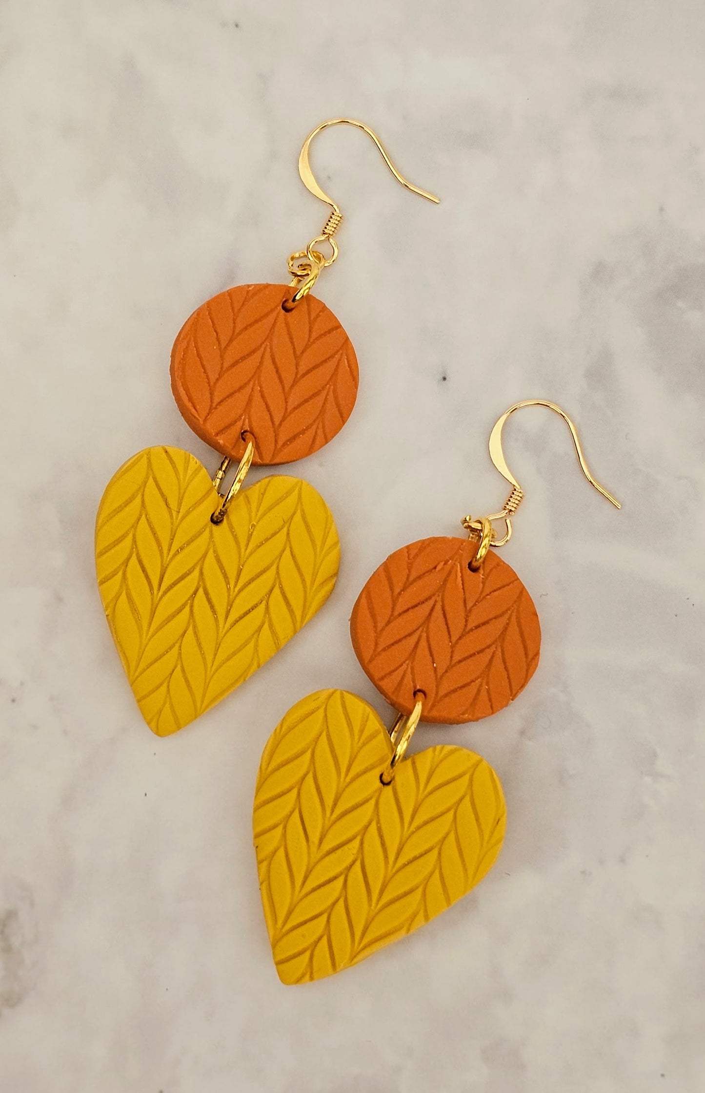 Get Knitted - Heart Dangle Knit Print Clay Earrings